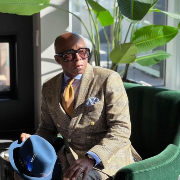 Meet your Posher, Kenneth - Picture 1 of 1